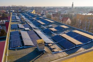 Construção civil com sistema solar fotovoltaico